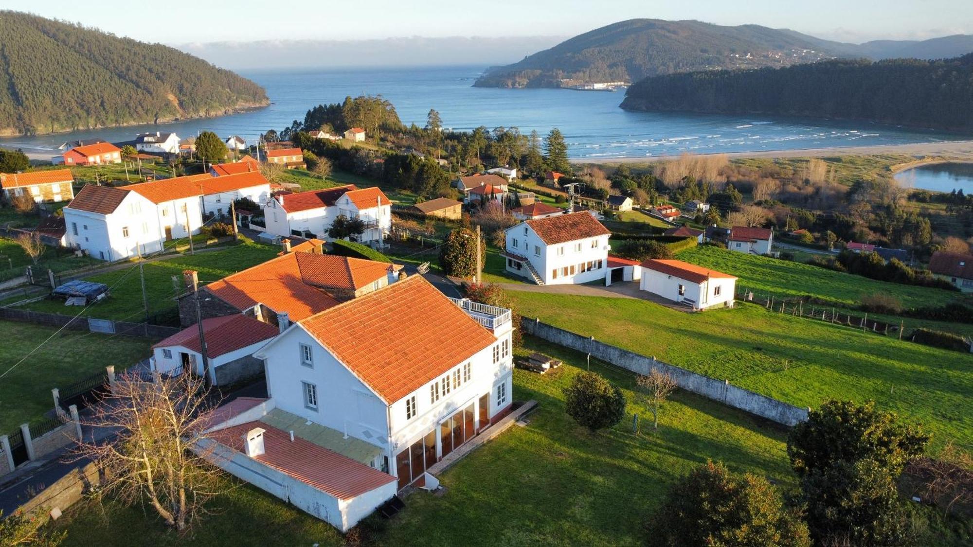 Beachfront Surf & Holiday House, Charming & Quiet Villarrube Εξωτερικό φωτογραφία